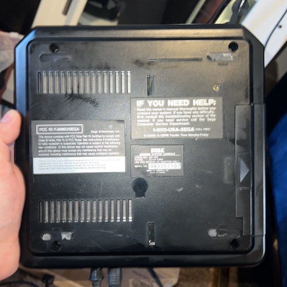 Sega génesis fully functional with all wires and 2 controllers and 2 games. - Picture 3 of 7